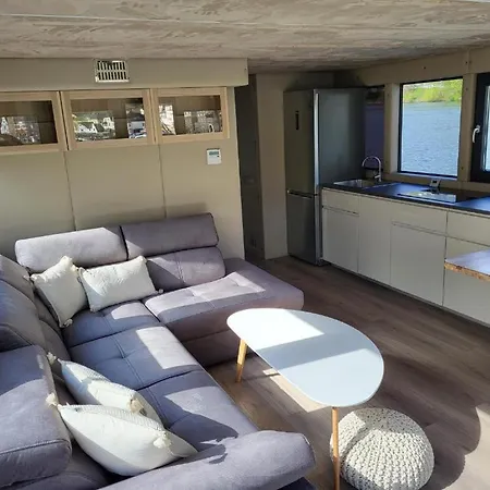 Botel Kl Moselboote - Hausboot Niara Bernkastel-Kues