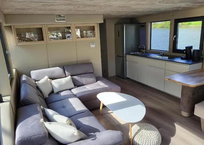 Botel Kl Moselboote - Hausboot Niara Bernkastel-Kues